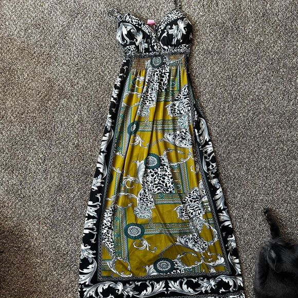 Maxi Sundress with Built in Bra Spaghetti Straps - Picture 2 of 4